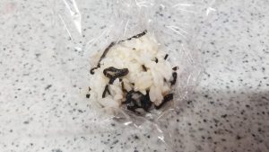 塩こんぶ入りおにぎりボール